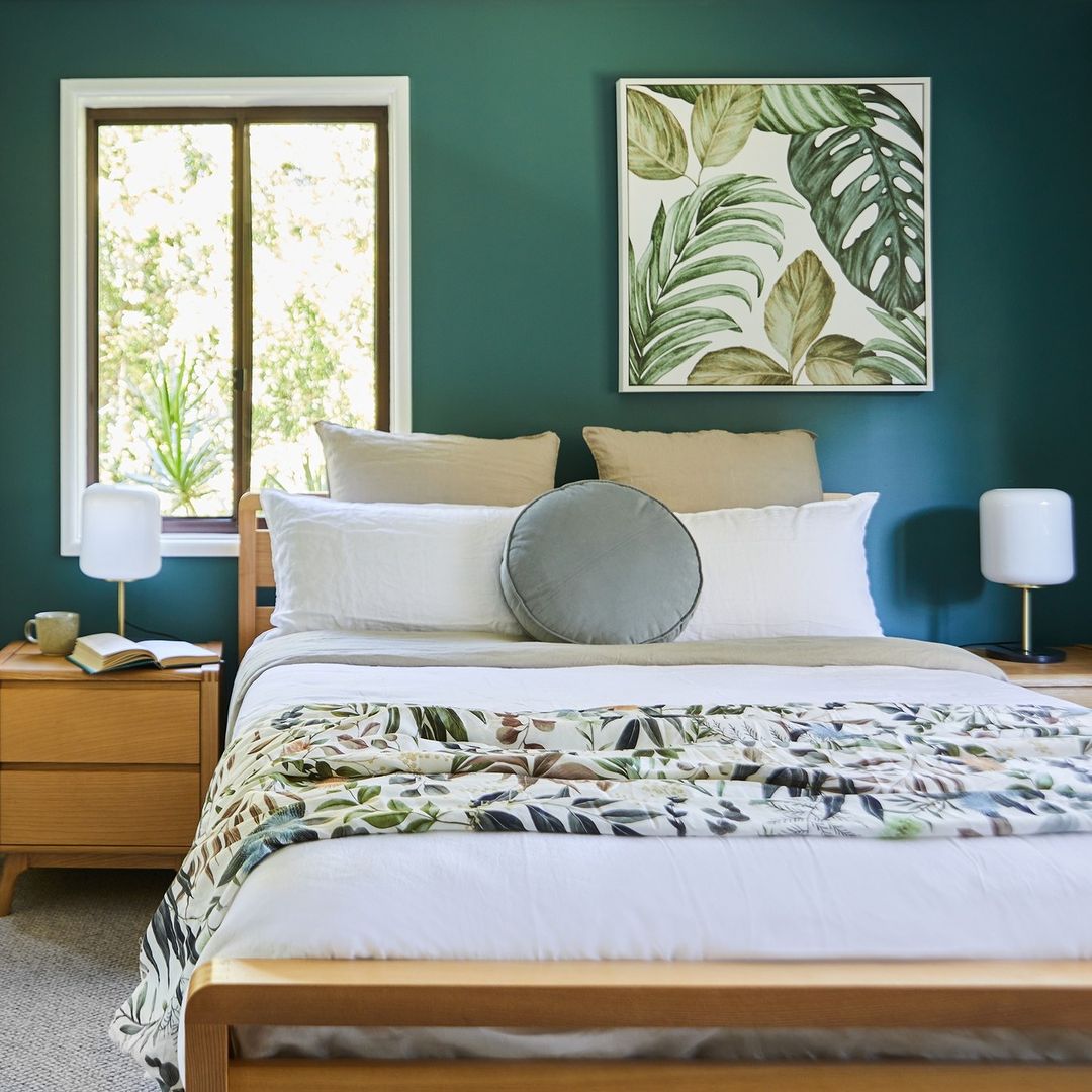 mid century modern bedroom green color scheme